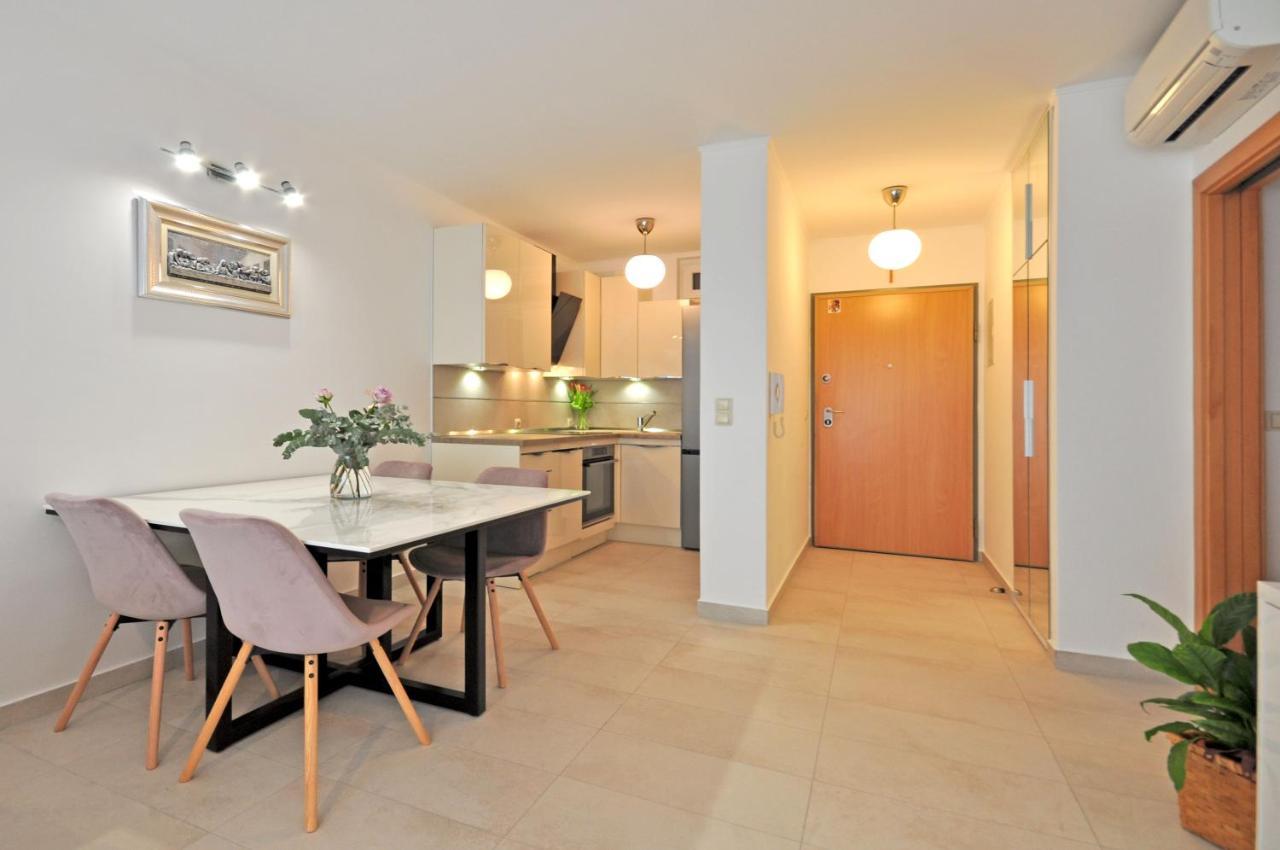 Family Apartment Noel - Omiš Kültér fotó
