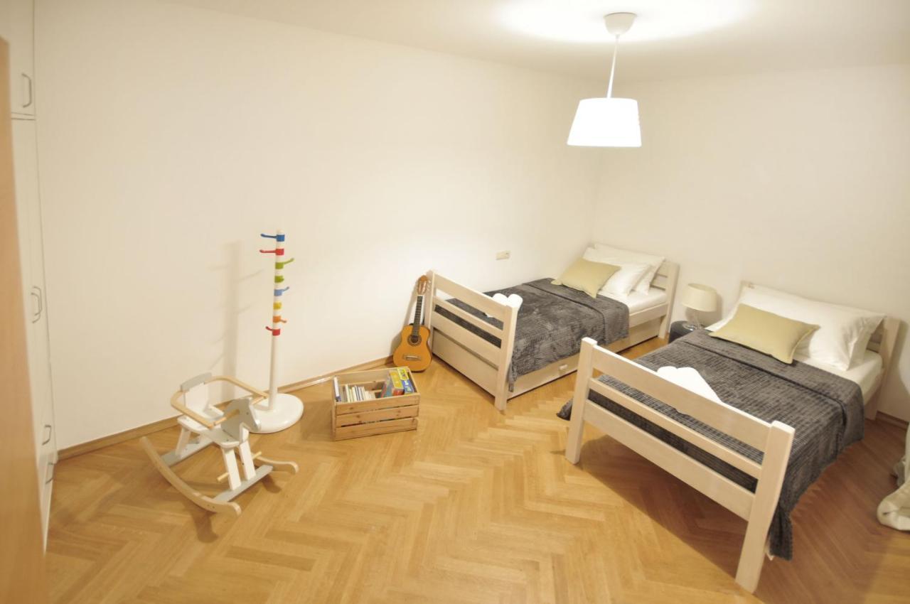 Family Apartment Noel - Omiš Kültér fotó