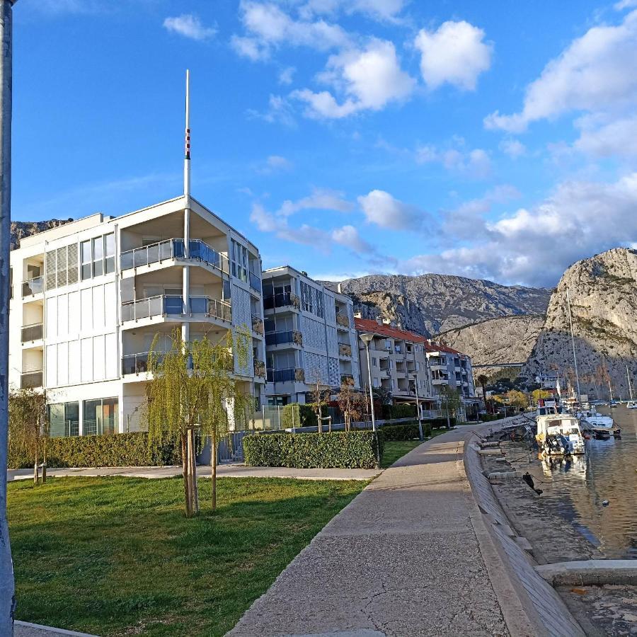 Family Apartment Noel - Omiš Kültér fotó