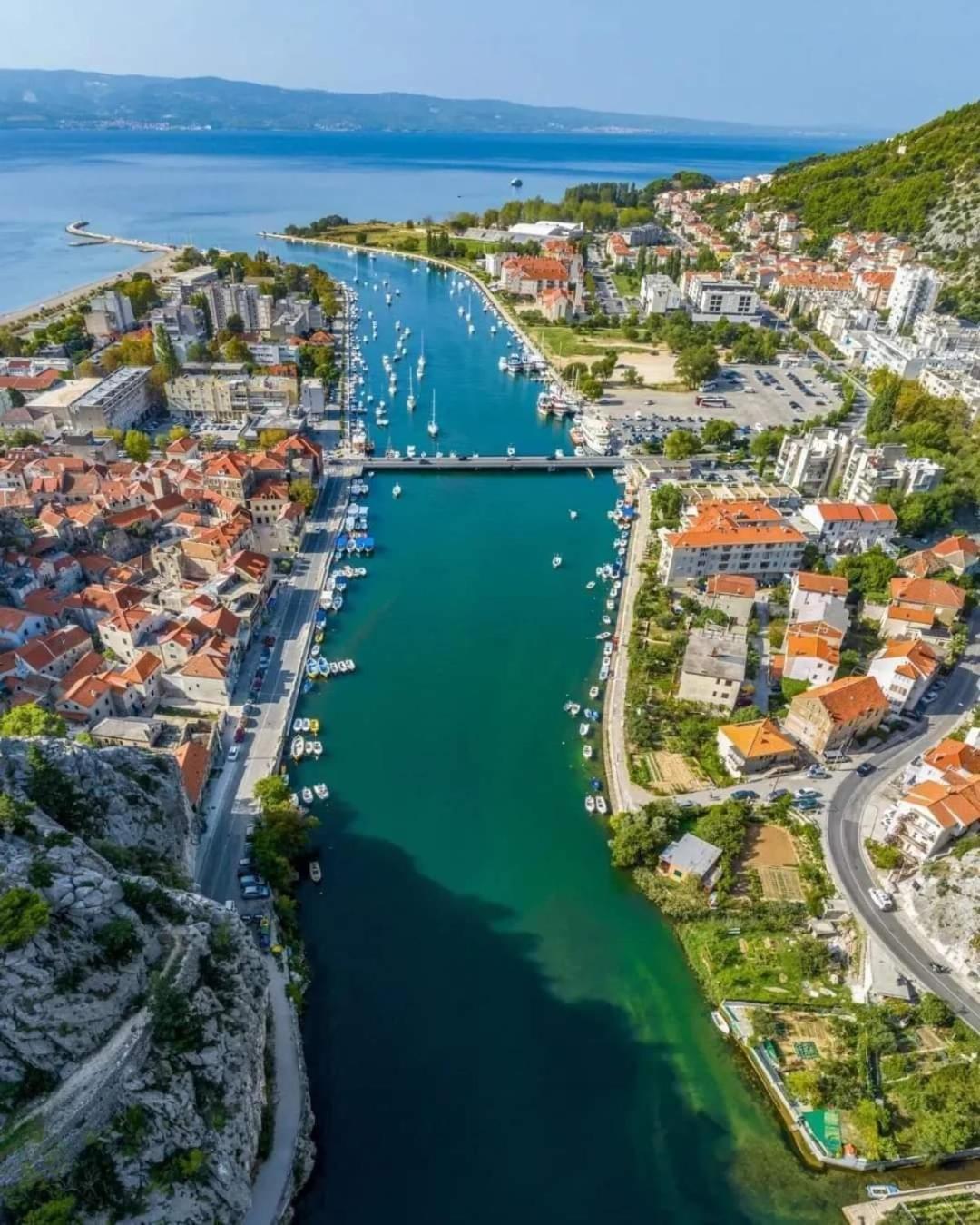 Family Apartment Noel - Omiš Kültér fotó